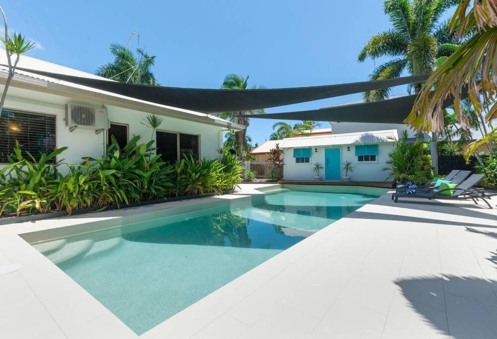 Paradise On Ruby - Port Douglas Villa Exterior photo